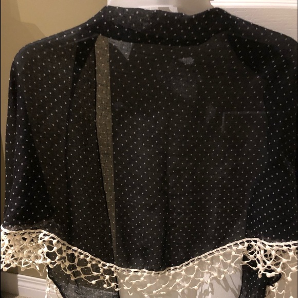 Style scarf looks nice with shirt - Picture 2 of 5